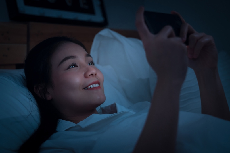 睡眠大人スマホ